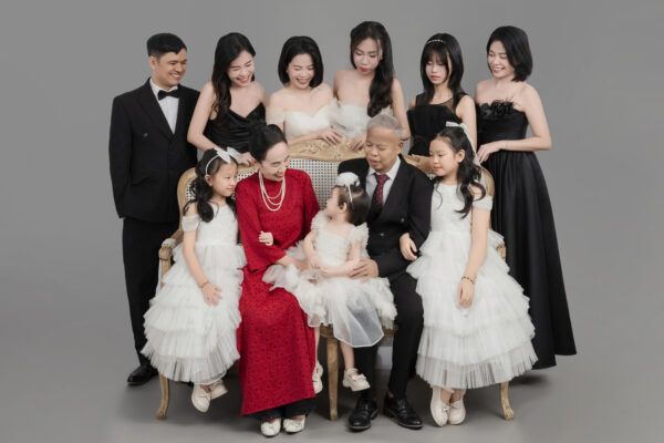 Không gian nào lý tưởng để chụp ảnh đại gia đình: Nhà riêng hay studio? – ảnh 2