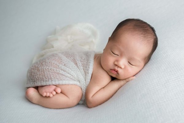 Chụp ảnh newborn – sơ sinh cho bé tại nhà – ảnh 20